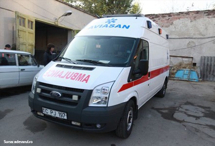 Спецмашина службы Aviasan.