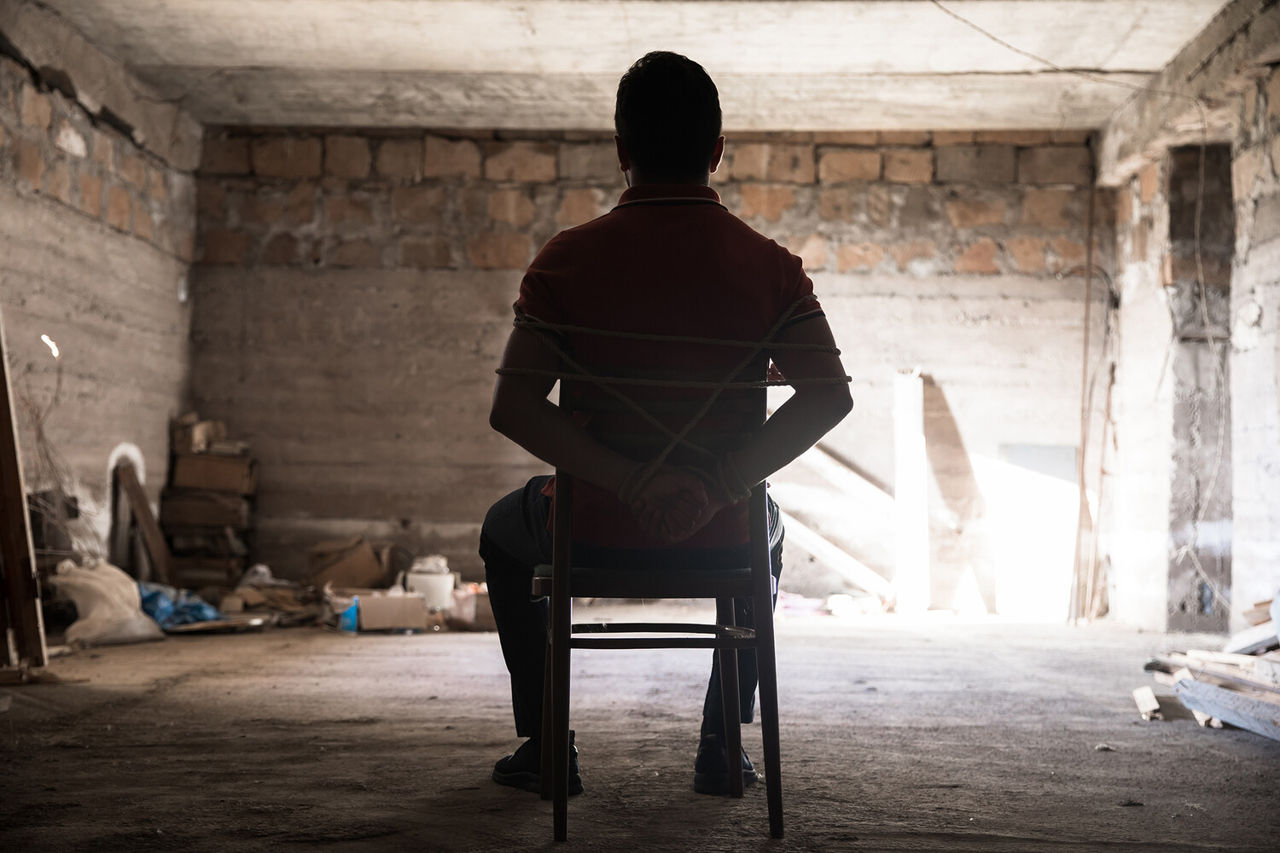 Un pensionar din Franța, jefuit și torturat de către trei bărbați: Au crezut că este un criptomilionar.