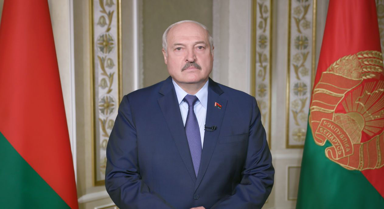 Лукашенко о перемещениях войск: Хочешь мира — готовься к войне.