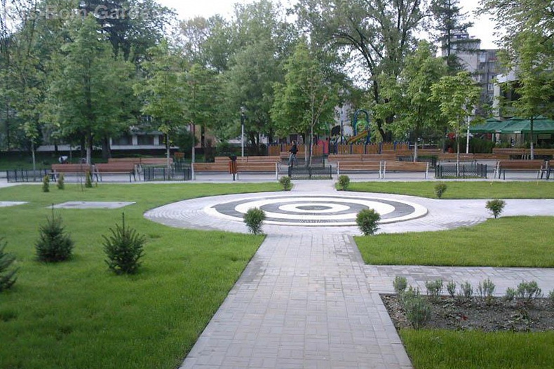 Туалет возведут в парке "Мирча чел Бэтрын".