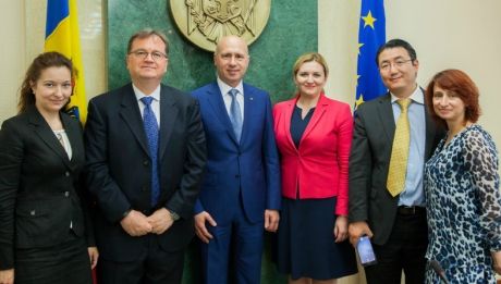Prim-ministrul Pavel Filip a avut astăzi o întrevedere cu un grup de reprezentanţi ai Băncii Mondiale. Foto: publika.md