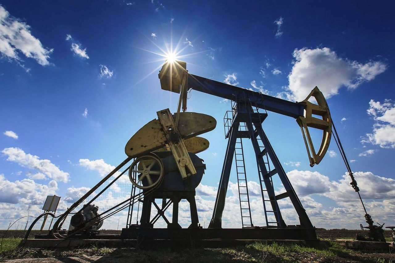 Marea Britanie a impus sancțiuni severe asupra petrolului rusesc.