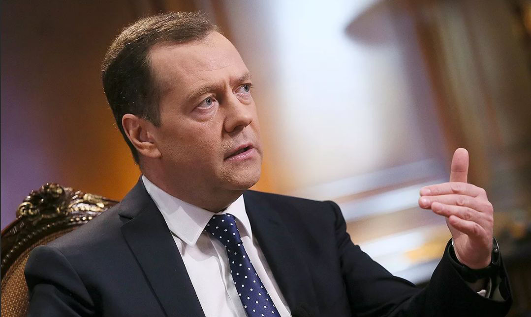 Медведев заявил о подготовке закона об условиях въезда в РФ иностранцев.
