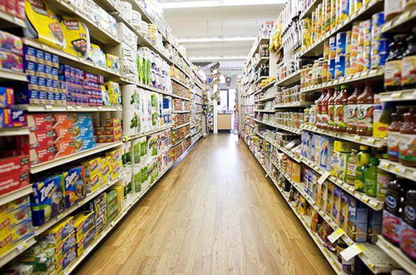 În fiecare an peste 1,3 miliarde de tone de alimente ajung să fie aruncate. Foto: timpuldevalcea.net