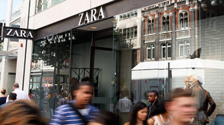 Магазин Zara продал платье с зашитой в него мертвой крысой.