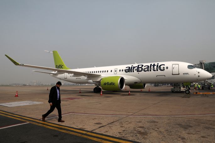AirBaltic после случая c COVID-19 отменит все рейсы в Милан и Верону/