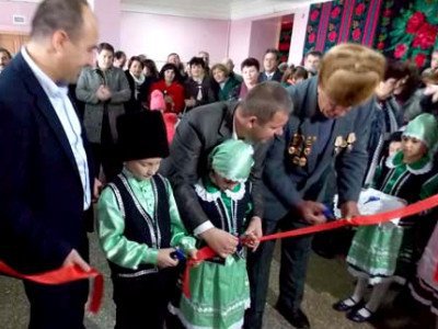Большинство гагаузов, более 180 тысяч, живут в АТО Гагауз Ери в составе Молдовы.