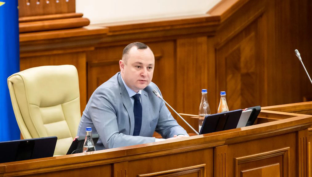 Батрынча: Нужны слушания, чтобы найти финансы для сохранения вузов.