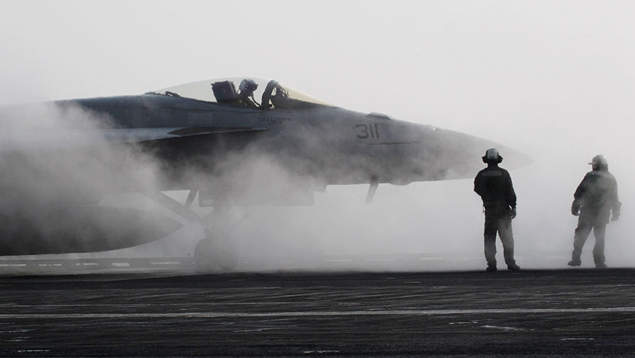 Американский военный истребитель Super Hornet разбился в Калифорнии.