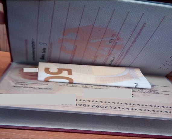 Пограничники Белгород-Днестровского отряда составили протокол, который запрещает 3 года въезжать на Украину.
