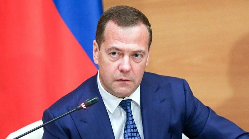Медведев объяснил суть слов США о том, что "Россия заплатит цену".