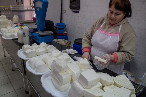 В то же время, в марте снизились цены на яйца – на 10,1%, сало – на 4,1%, свеклу – на 2,9%, свинину – на 2%, сахар – на 1,6%, субпродукты – на 1%, молоко, сметану, сливки – на 0,3%.