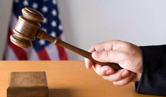 В США житель штата Орегон Джон Росс приговорен к пяти годам тюрьмы. 