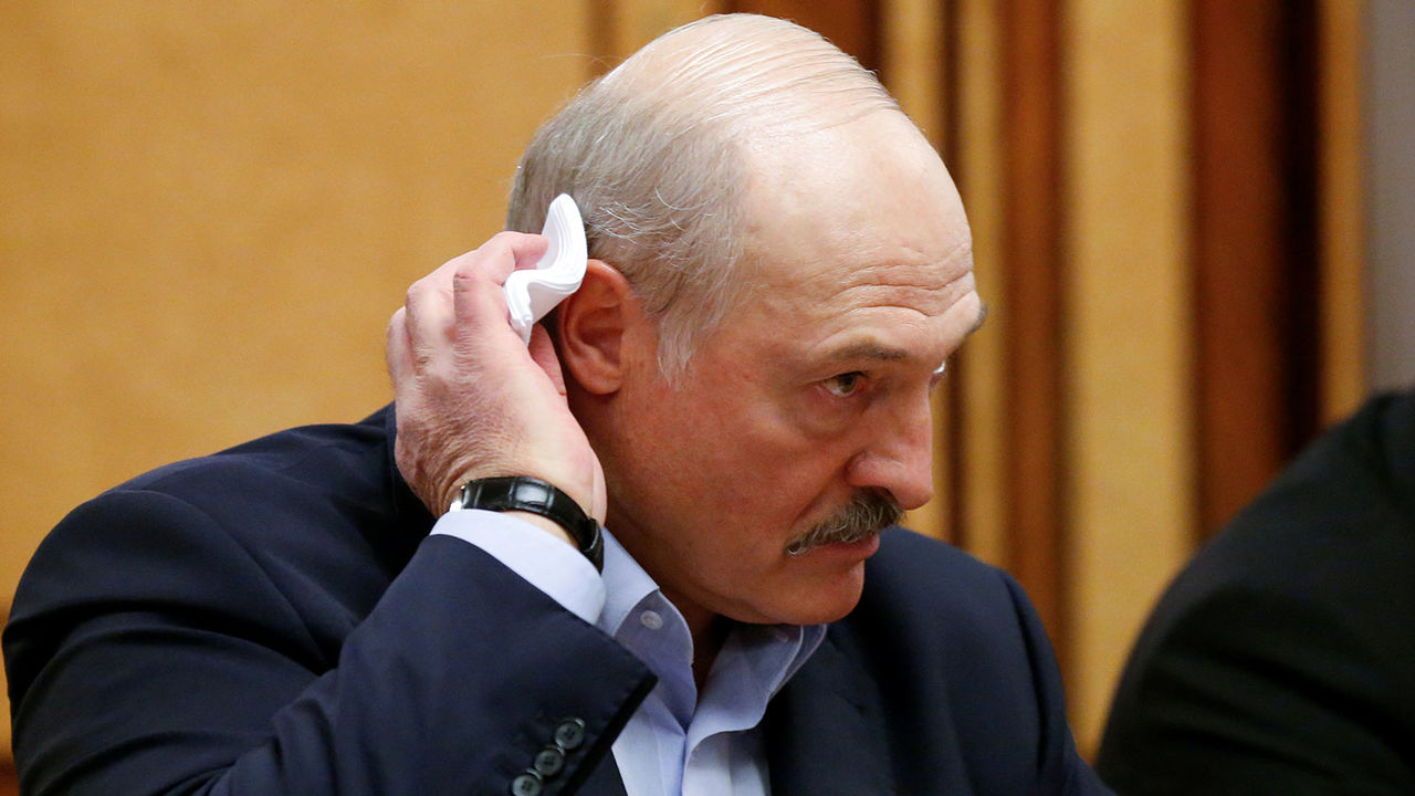 Лукашенко не будет уходить на самоизоляцию.