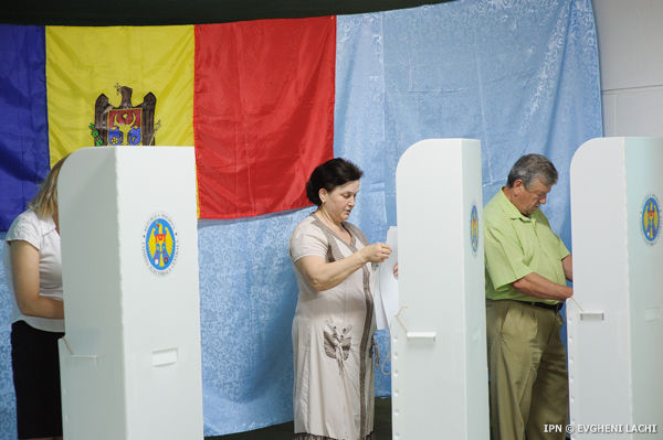 Linie telefonică de informare privind referendumul din 19 noiembrie