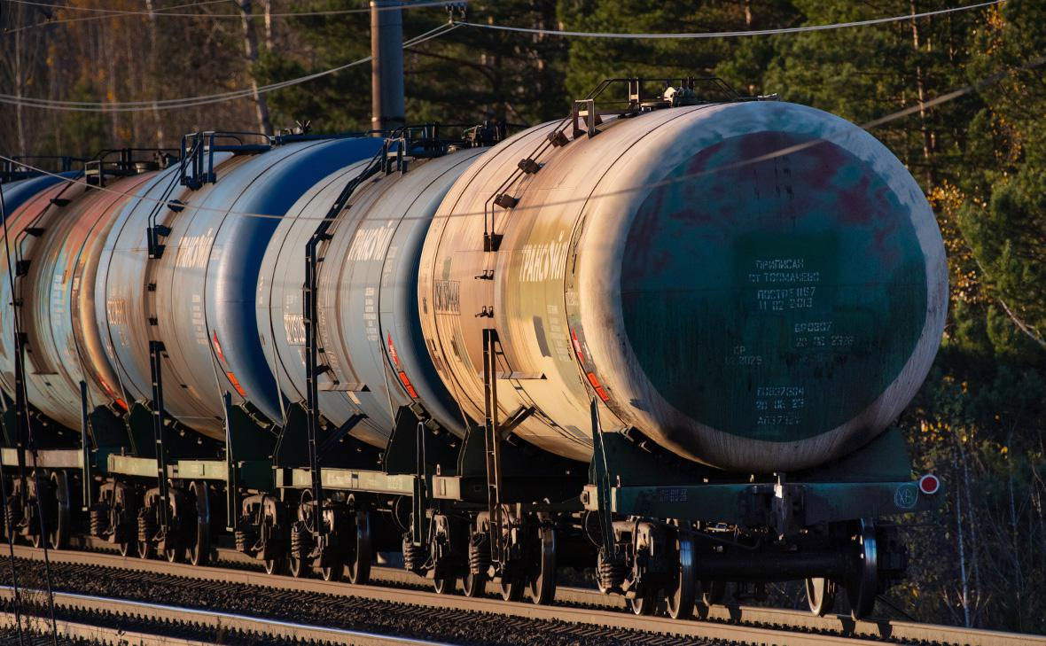 India va crește achizițiile de petrol rusesc în pofida tarifelor americane.