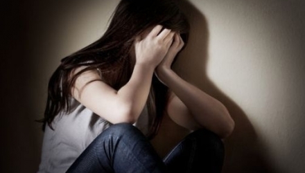 O minoră de 12 ani din Cahul ar fi fost violată în repetate rânduri de un băiat în vârstă de 18 ani din acelaşi oraş.