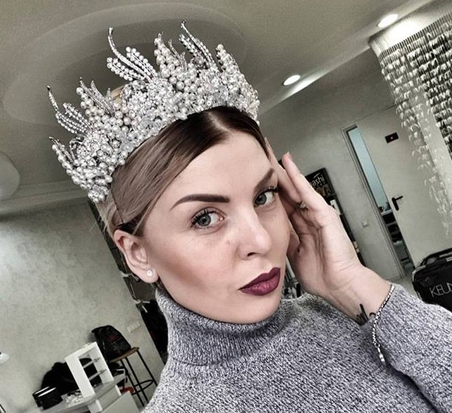 Diadema creată de o moldoveancă va fi purtată de Jennifer Lopez