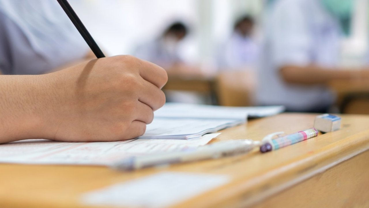A început testarea materialelor de examene pentru elevii din învățământul primar, gimnazial și liceal.