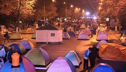 В полицию поступило сообщение о бомбе, заложенной в одной из палаток.