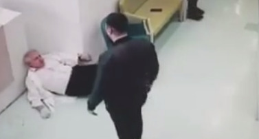 В Румынии агрессивный мужчина напал на врача в больнице.