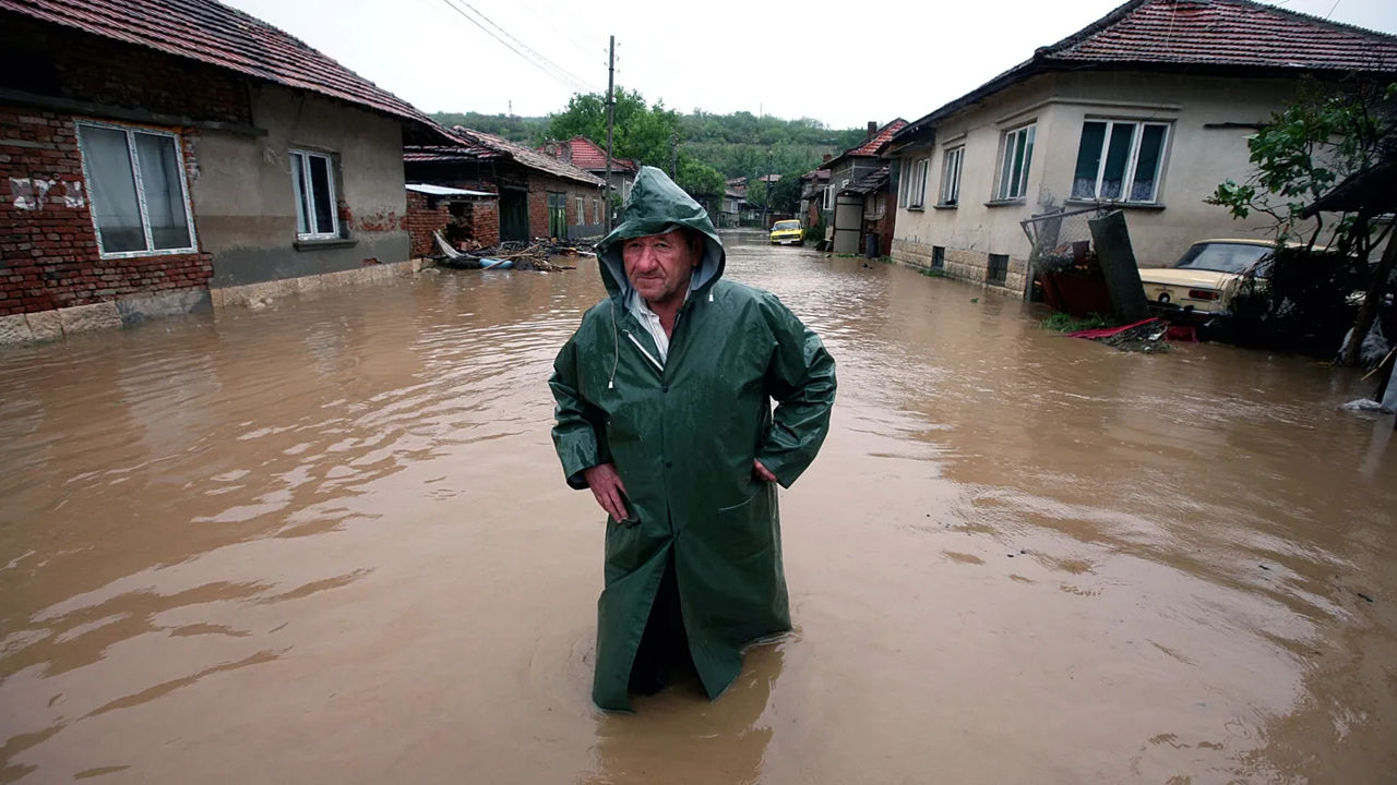  Sud‑vestul Bulgariei suferă de inundații din cauza ploilor continue.