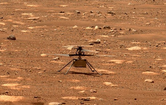  Вертолет NASA сделал новые яркие снимки поверхности Марса 
