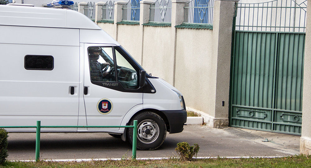 Înalţi funcţionari de la Primăria Chişinău reţinuţi, unul a fost luat de salvare. Foto:  Sputnik/ Rodion Proca