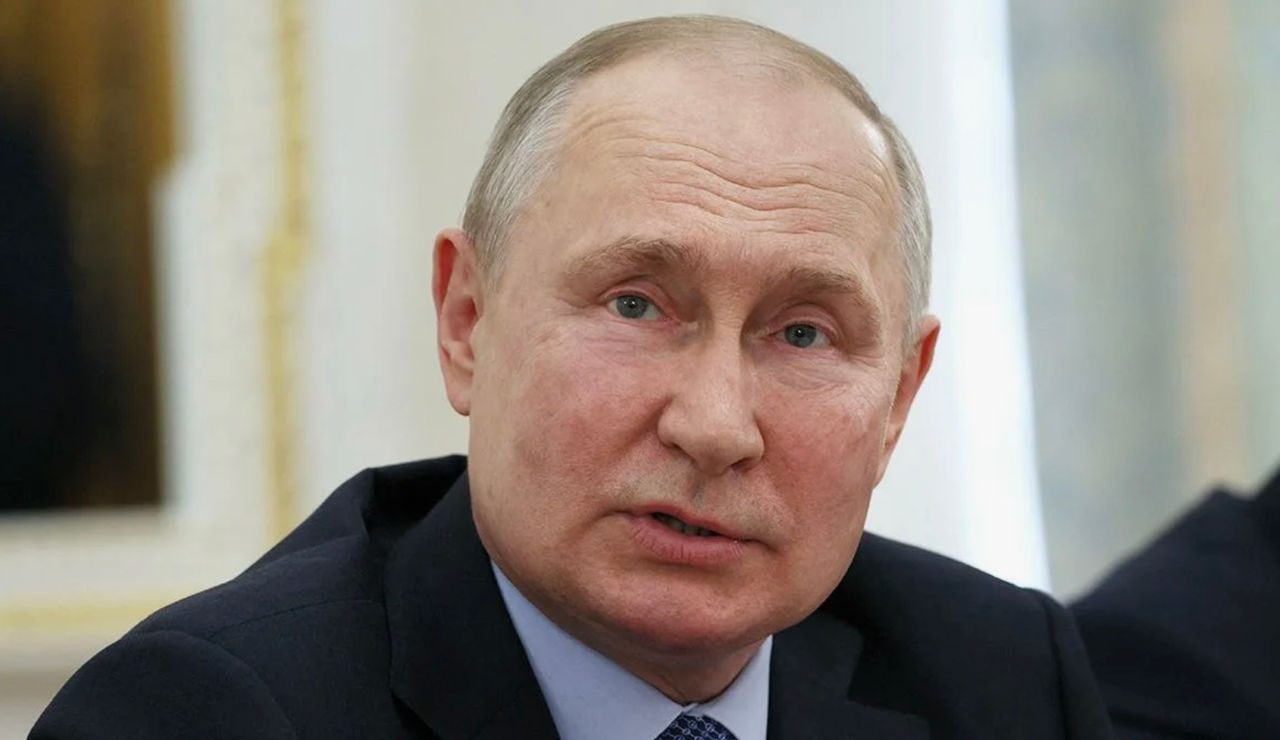Putin: Rusia planifică să reducă cheltuielile pentru apărare.