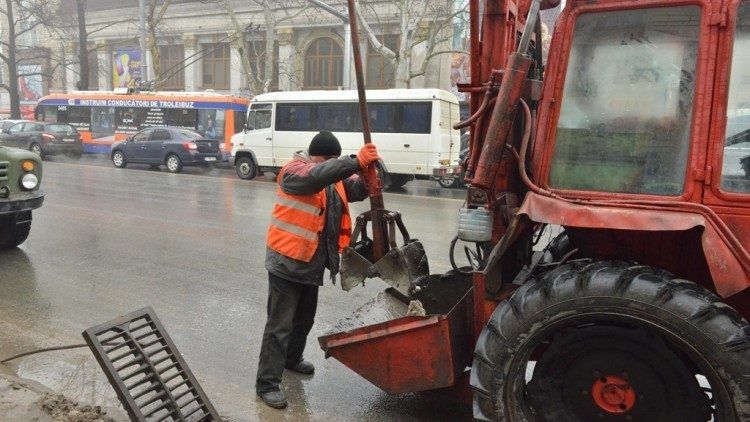 По словам Сильвии Раду, кампания по санитарной очистке начнется сегодня на Чеканах.