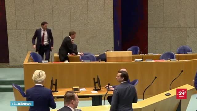 Потерявший сознание глава Минздрава Нидерландов ушел в отставку.