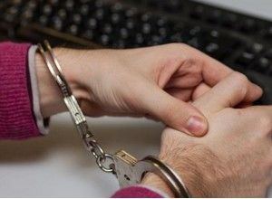 На пятерых человек в возрасте от 26 до 34 лет заведены уголовные дела.