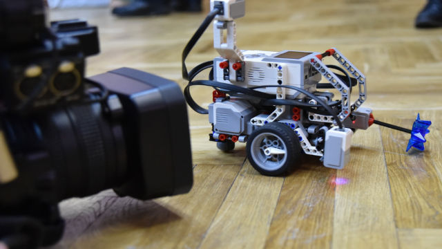 Программа изучения робототехники ROBOCLUB была запущена в Молдове в марте 2014 года. Фото: realitatea.md.