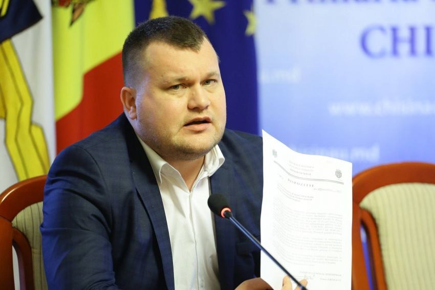 Председатель фракции ЛП Ион Чебану.