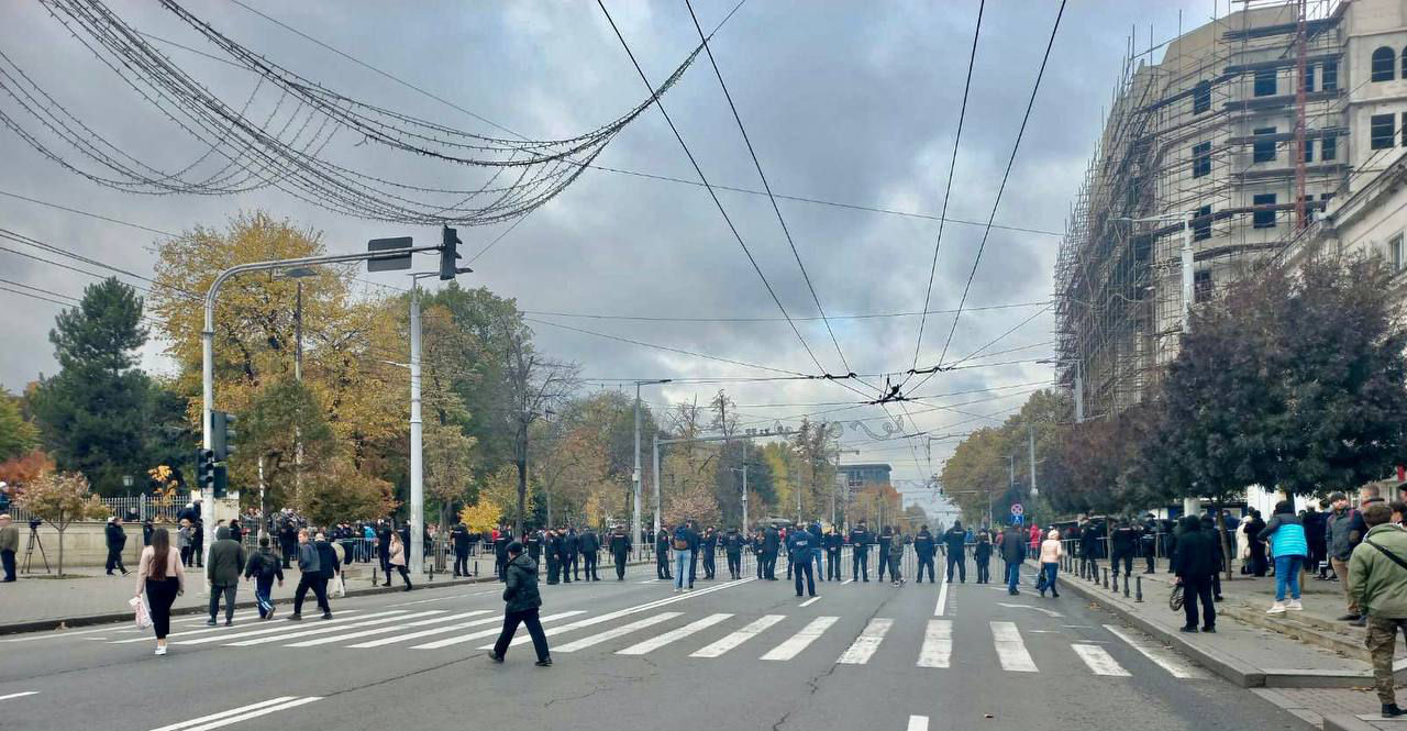 В связи с акцией протеста в Кишиневе изменилось движение троллейбусов.