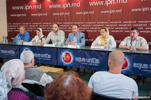 Locuitorii din Sângera ies sâmbătă la o acţiune de protest. Foto: ipn.md/Elena Covalenco