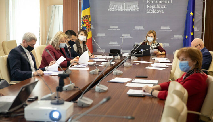 Отчет о ситуации с дискриминацией представлен в Комиссию по правам человека.
