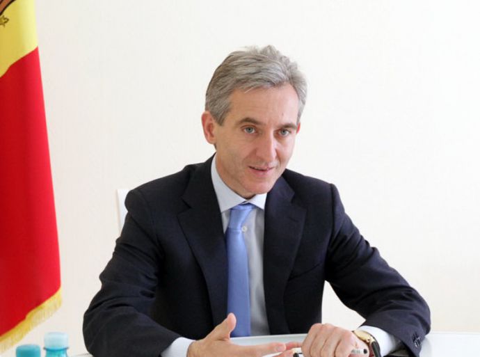Premierul în exerciţiu a mai declarat că a sosit acel moment critic când societatea nu mai poate tolera delapidările şi corupţia.