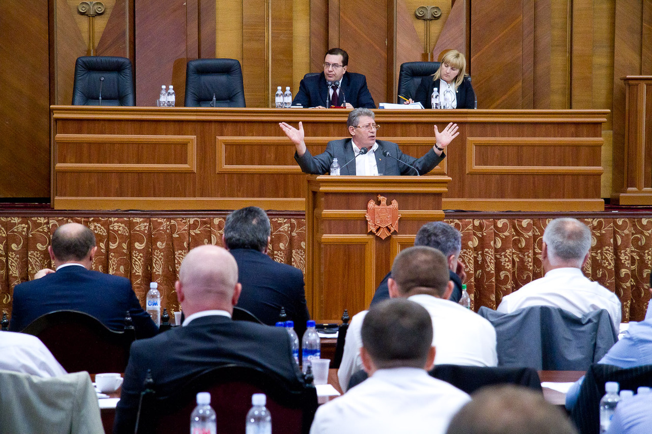Politicienii, monitorizaţi de alegători.