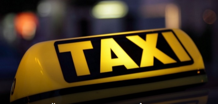 O femeie din capitală a fost lovită aseară de un taximetrist în timp ce traversa strada pe trecerea de pietoni. Foto: ziarelive.com 