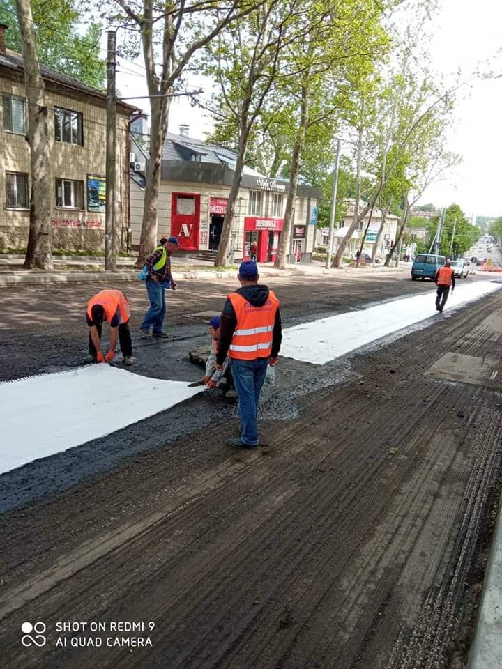 Генпримар осмотрел ход ремонтных работ на улице Ион Крянгэ.