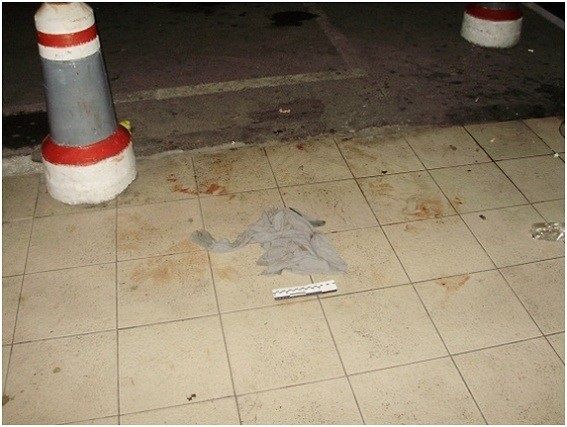 В Киеве парень поранил ножом троих людей.
