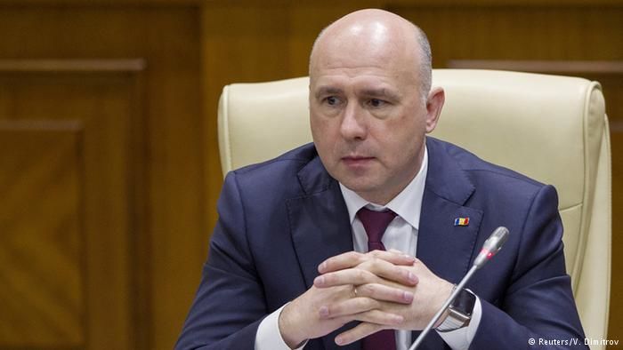 Филип попросил защитить выпускников от неправомерных требований на экзаменах.