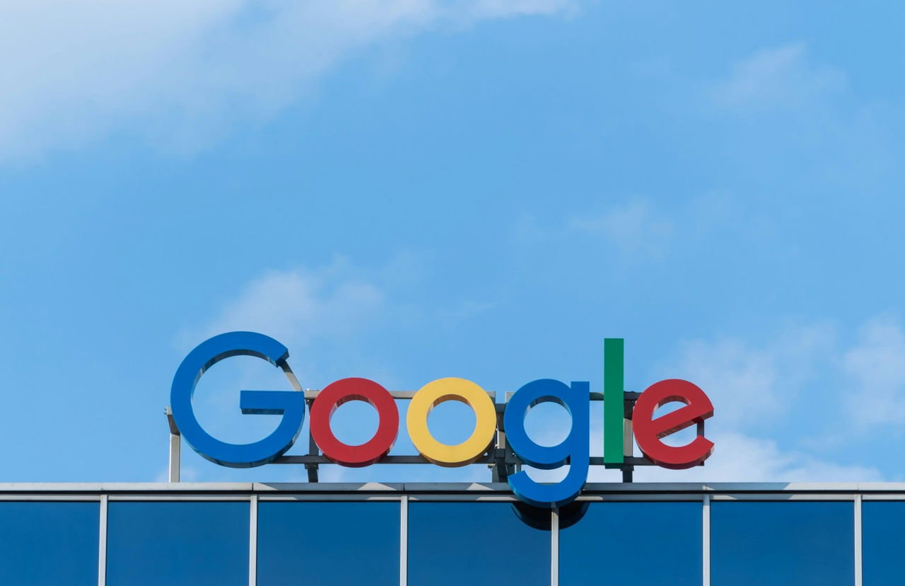 Google впервые ушел в минус из-за расходов на ИИ.