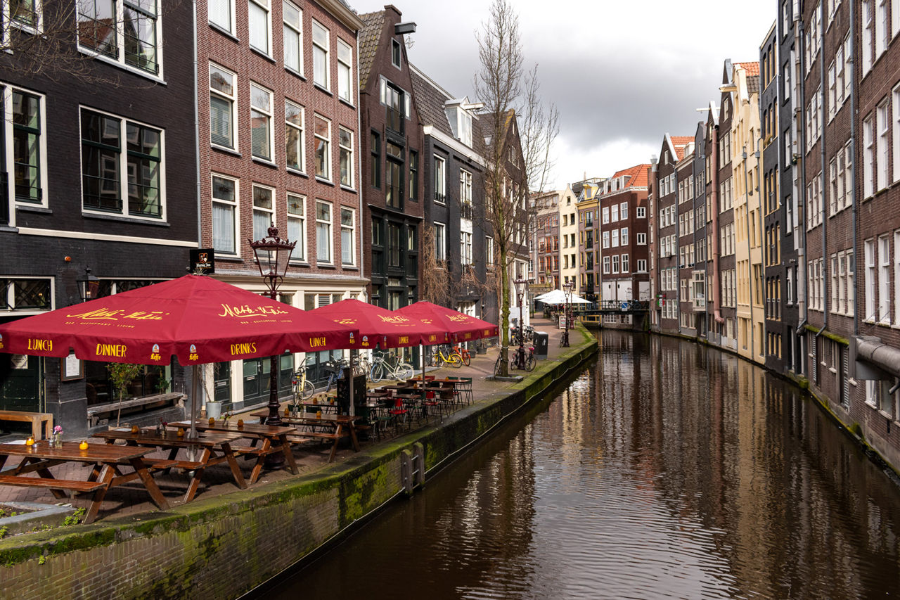Amsterdamul se pregătește să majoreze drastic taxele pentru turiști și să închidă portul de croazieră.