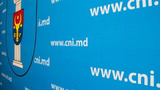 Declaraţiile de avere și interese ale funcționarilor, publicate cu întârziere.