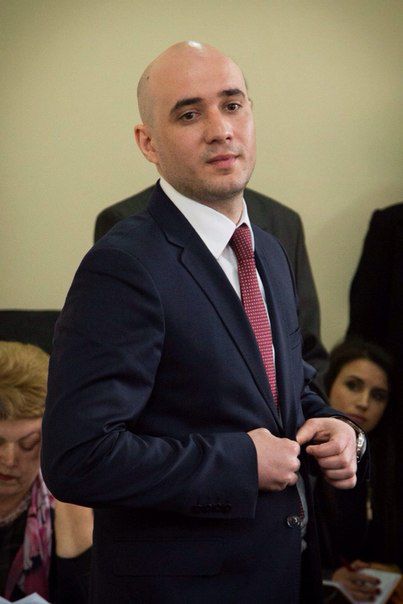 Начальник управления внешних связей Виталий Влах.