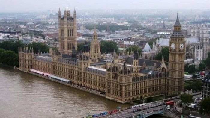 David Cameron, a declarat că salariile miniştrilor din cadrul guvernului de la Londra vor fi îngheţate timp de încă cinci ani. Foto: business24.ro