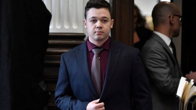 Застреливший двух протестующих в США подросток заявил, что он не расист.