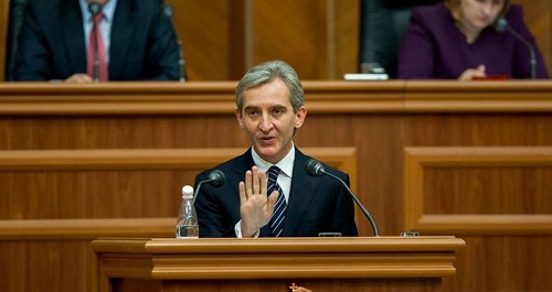Юрие Лянкэ также добавил, что в партии никто не ставил вопрос о необходимости какой-либо перемены.